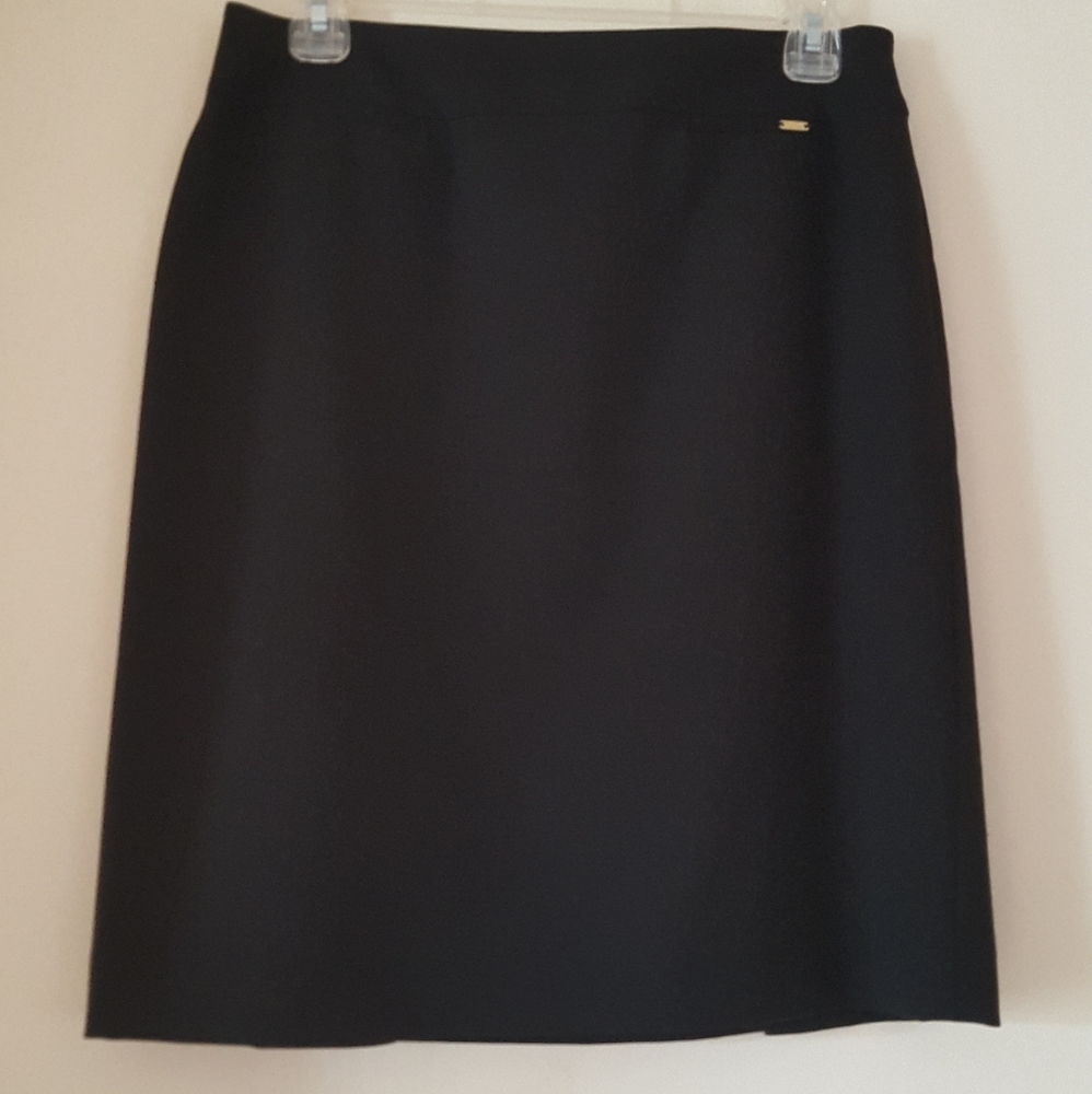 Tahari sleek pencil skirt